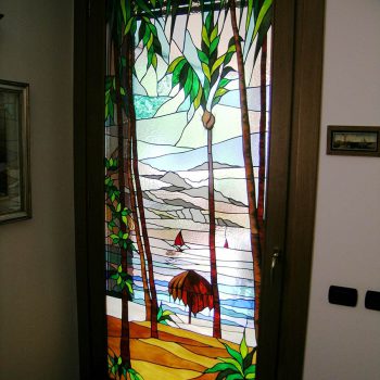 Vetrata realizzata con tecnica Tiffany inserita in vetrocamera per porta finestra